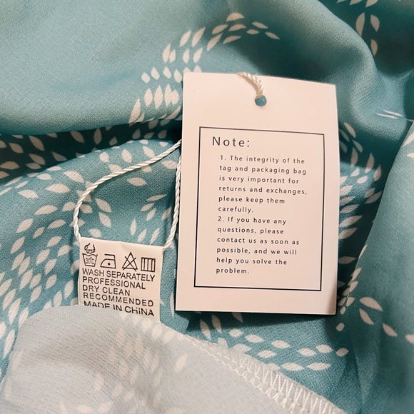 NWT Teal & White Womenβs Romper Shorts Jumpsuit Waist Wrap V Neck - Picture 7 of 7